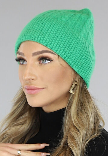 OP=OP.14.AV Groene Beanie met Kabel Patroon