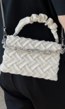 Gevlochten Clutch Tas met Geplooide Band