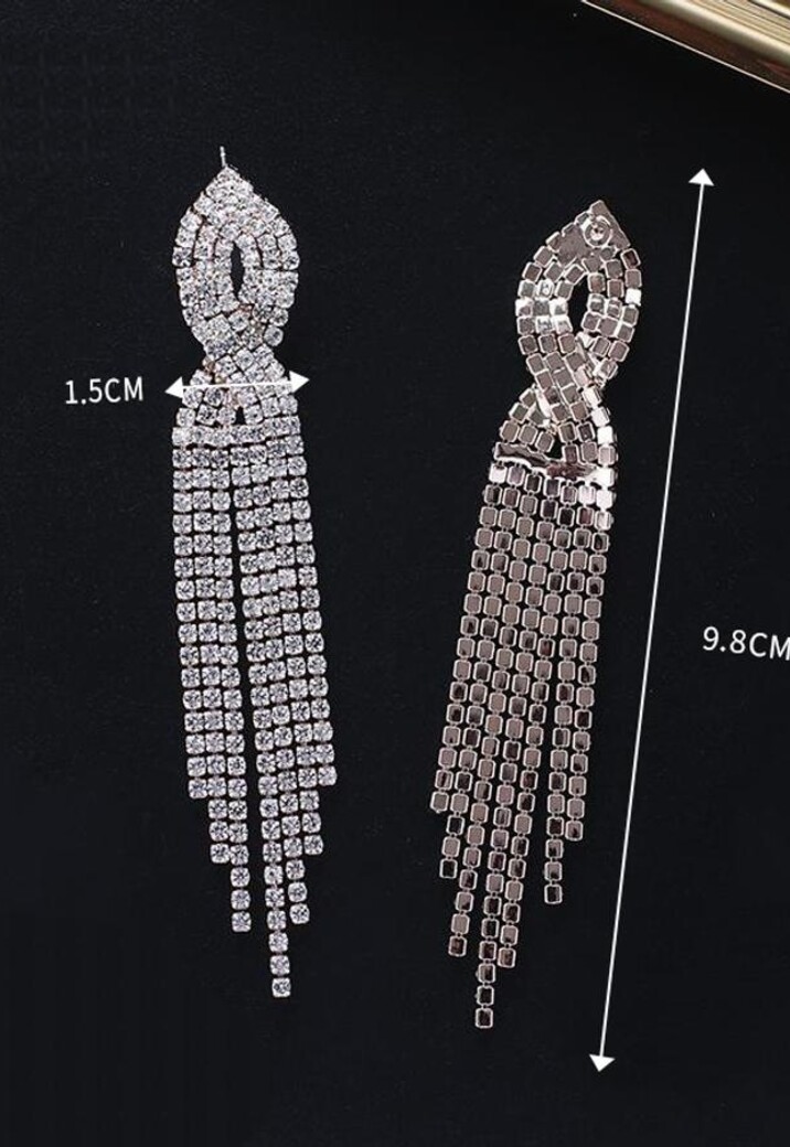 Zilverkleurige Oorbellen met Kwastjes van Strass