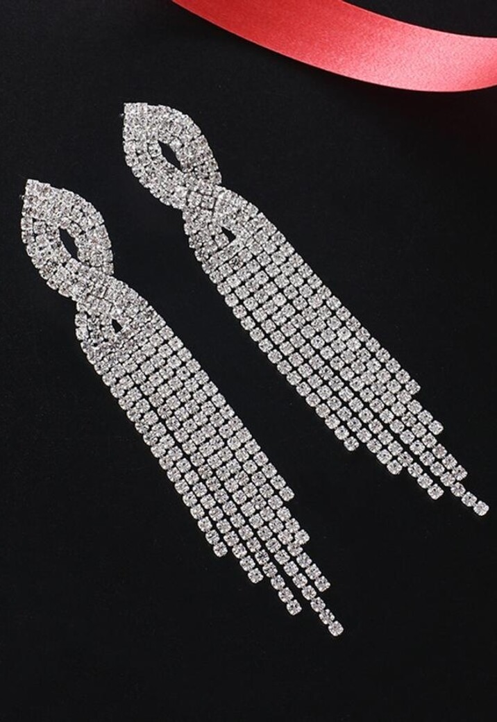 Zilverkleurige Oorbellen met Kwastjes van Strass