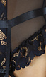 Sexy Zwarte Kanten Lingerie Set met Bijpassende Kousen