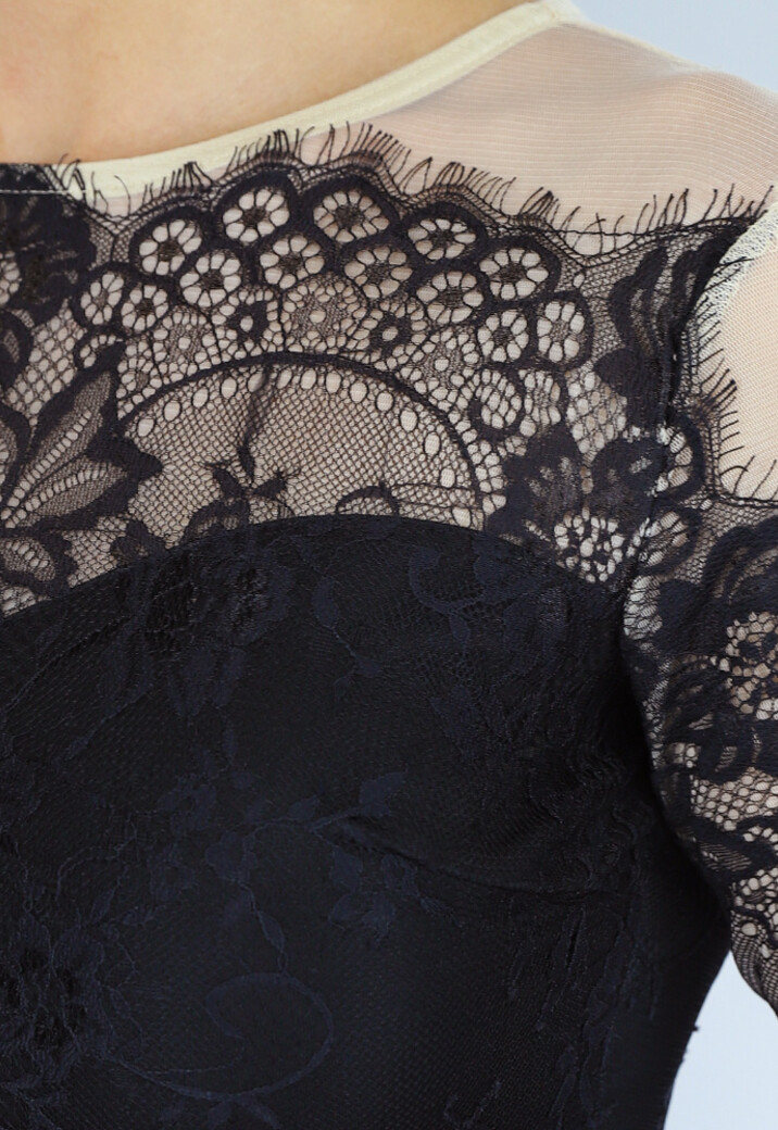 Zwarte Galajurk met Mesh en Kanten Details