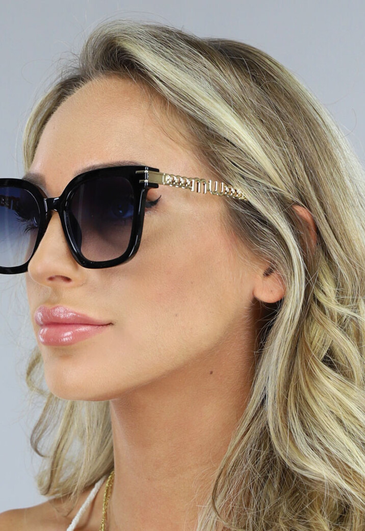 Classy Zwarte Zonnebril met Gouden Pootjes