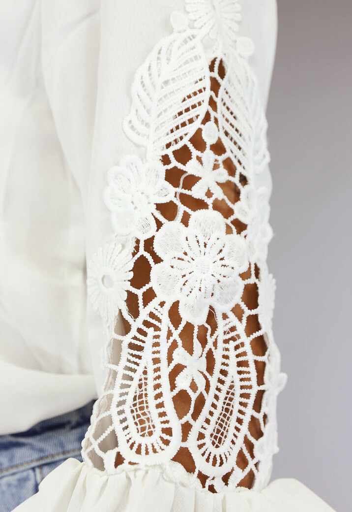Witte Losse Blouse met Gehaakte Mouwen