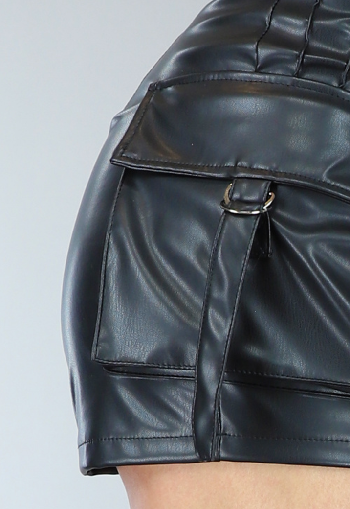 Zwarte Lederlook Cargo Short met Hoge Taille