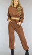 Bruine Two Piece Jogger Set met Knoopdetail