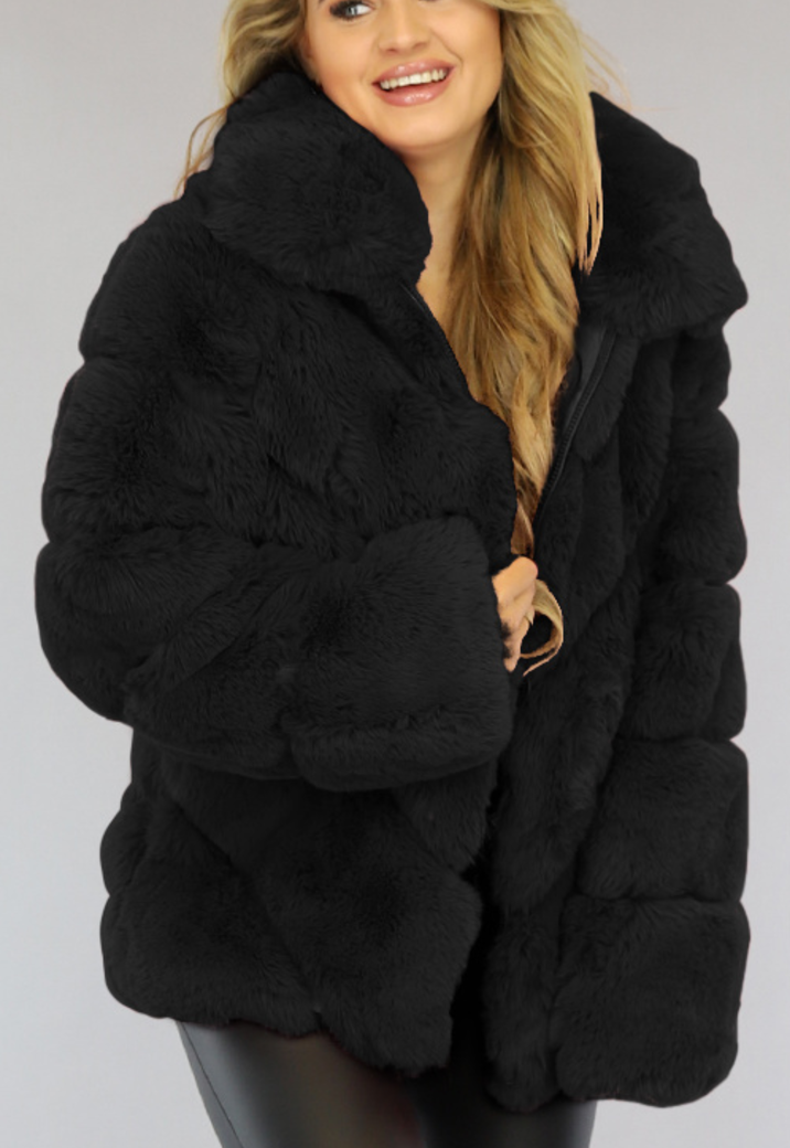 Fluffy Zwarte Faux Fur Jas