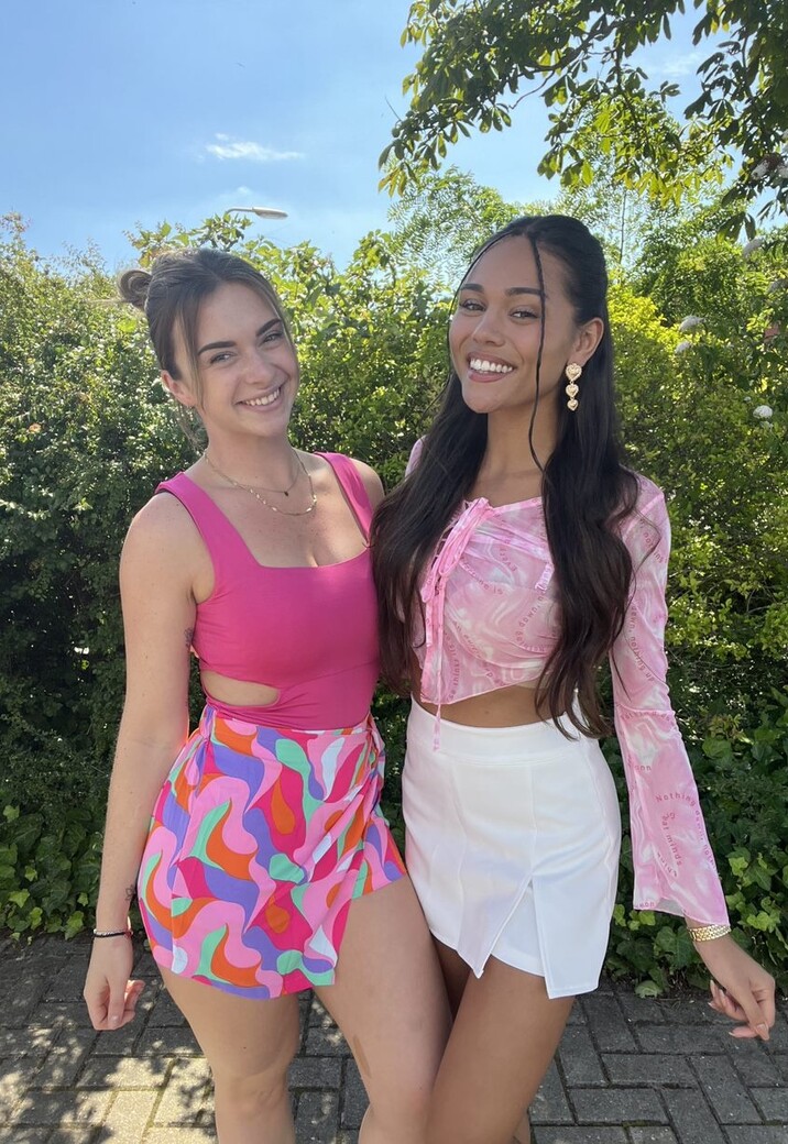 Fuchsia Bodysuit met Open Zij