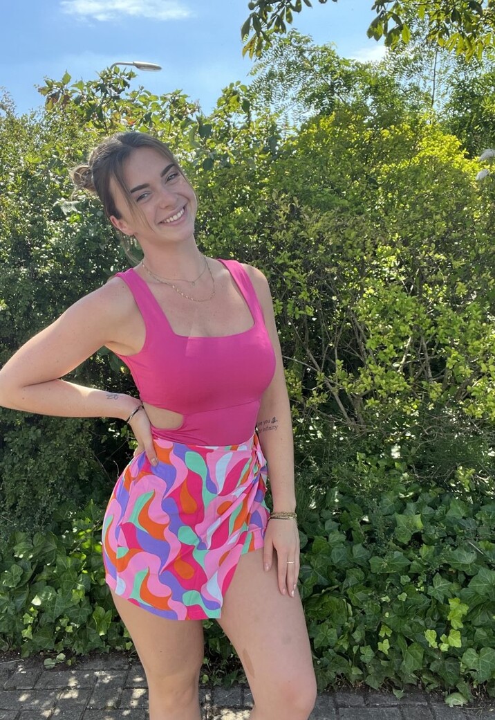 Fuchsia Bodysuit met Open Zij