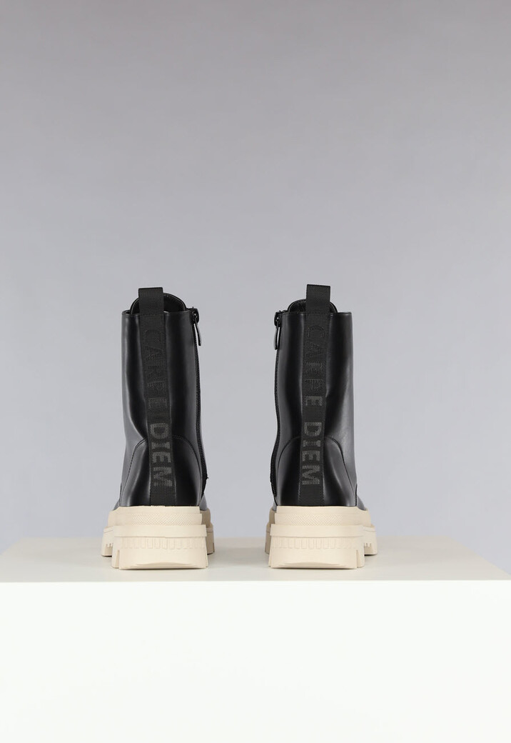 Zwarte Veterlaarsjes met Beige Zool