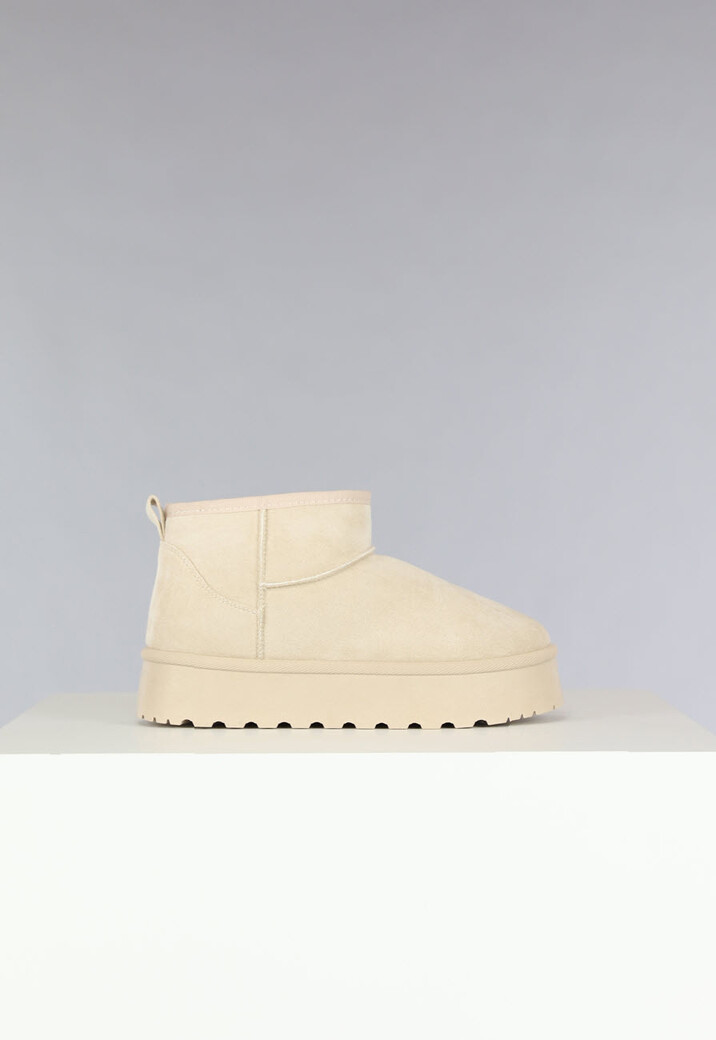 Lage Beige Suèdelook Winterlaarsjes met Bont en Plateau Zool