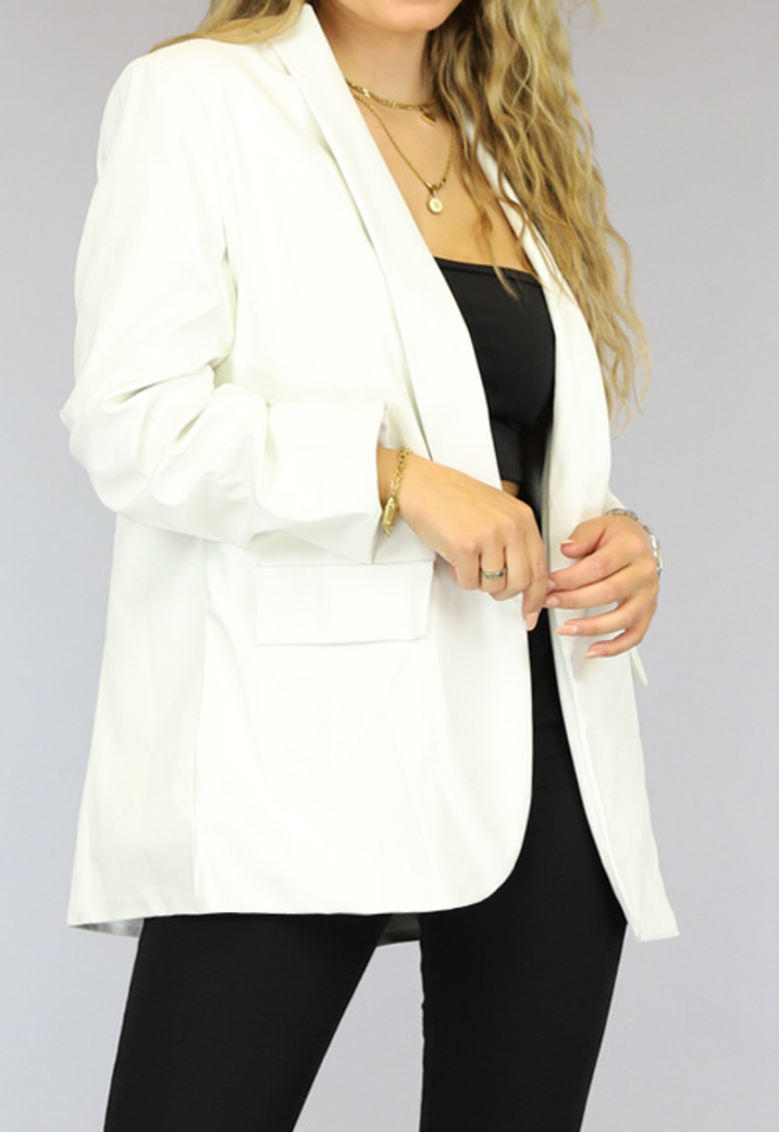 Witte Lederlook Blazer met Geplooide Mouwen