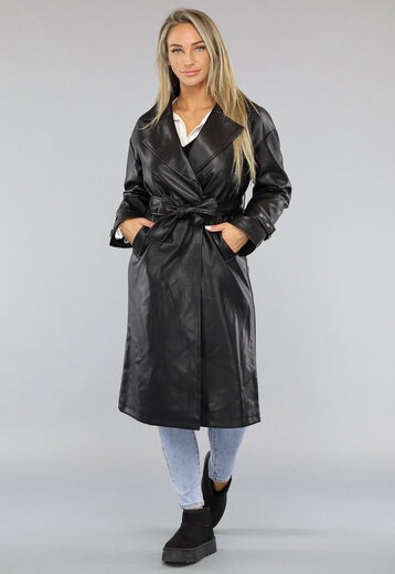 OP=OP.14.AV Lederlook Trenchcoat in Zwart