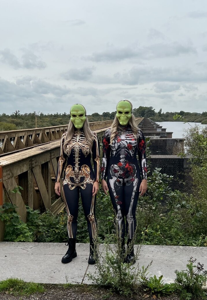 Kostuum met Gouden Skelet Print