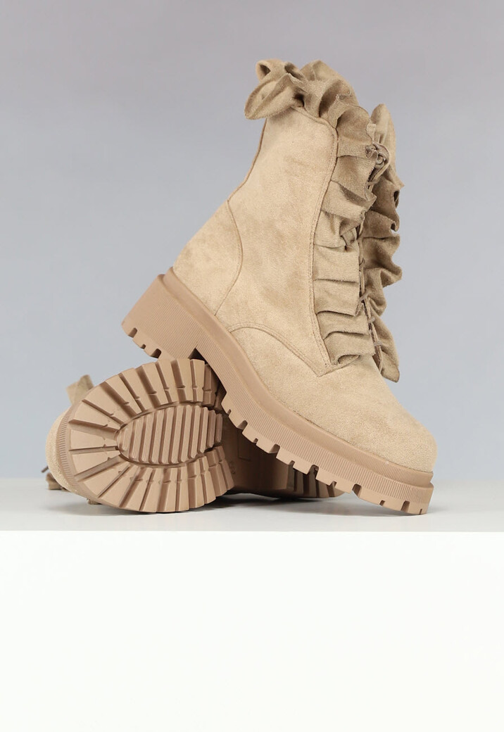 Suèdelook Ruffle Boots in Camel