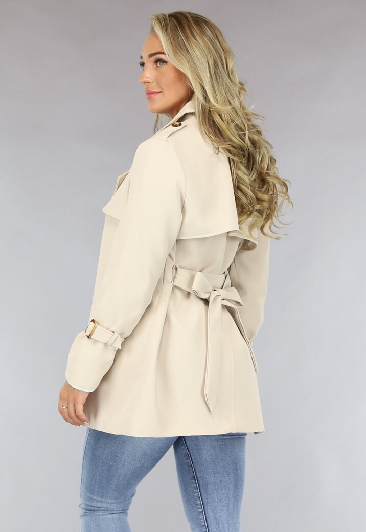 Korte Beige Jas met Tailleband en Knoopsluiting