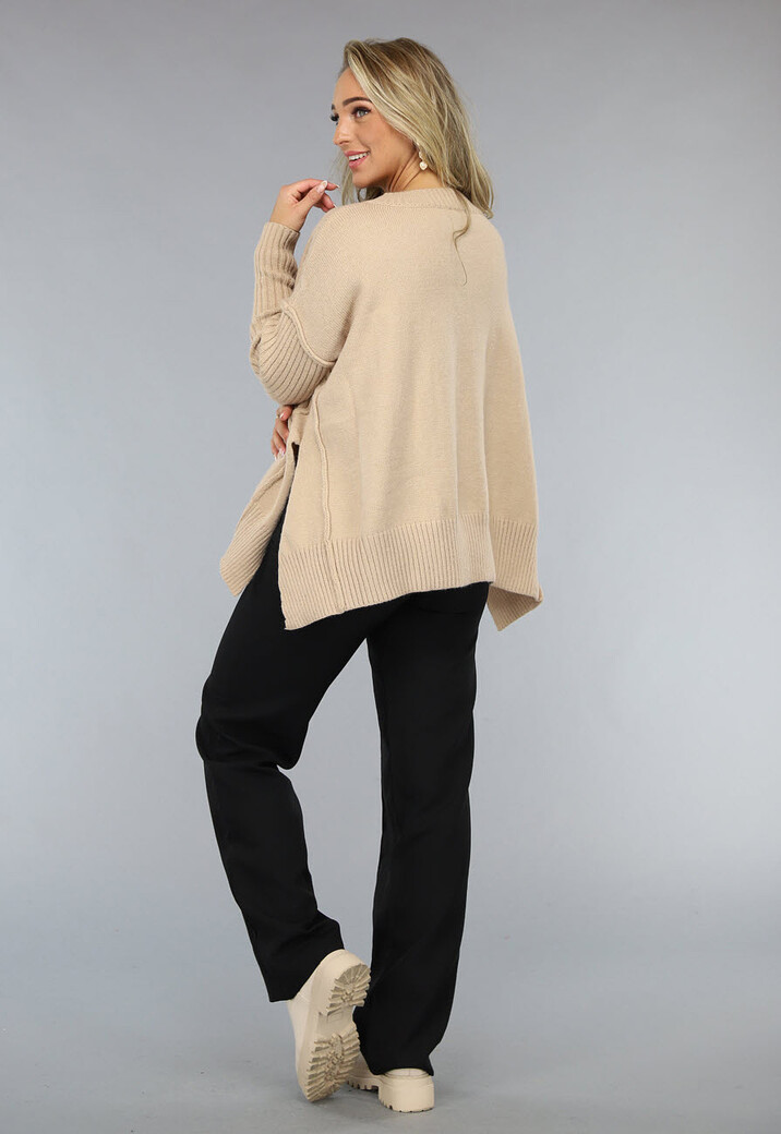 Lichtbruine Trui met V Hals en Splitjes