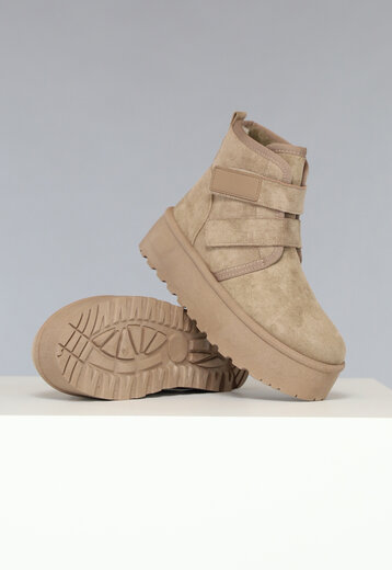 NEW0111 Stevige Boots met Klittenbandsluiting in Taupe