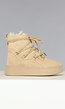 Khaki Snowboots met Sneaker Look