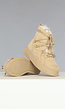 Khaki Snowboots met Sneaker Look