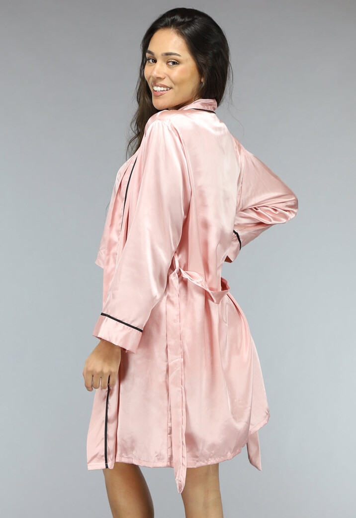 Roze Satijnen 3-Piece Pyjama met Kimono