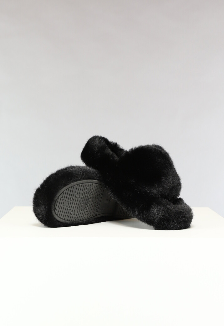 Fluffy Zwarter Slipper Pantoffels