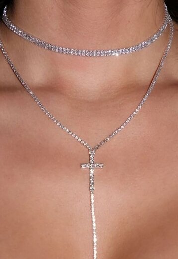 OP=OP.14.AV Lange Zilveren Strass ketting met Kruis Detail