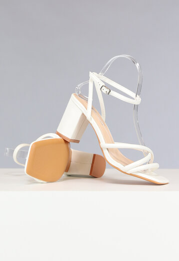 NEW2211 Lage Strappy Sandaletten in Wit