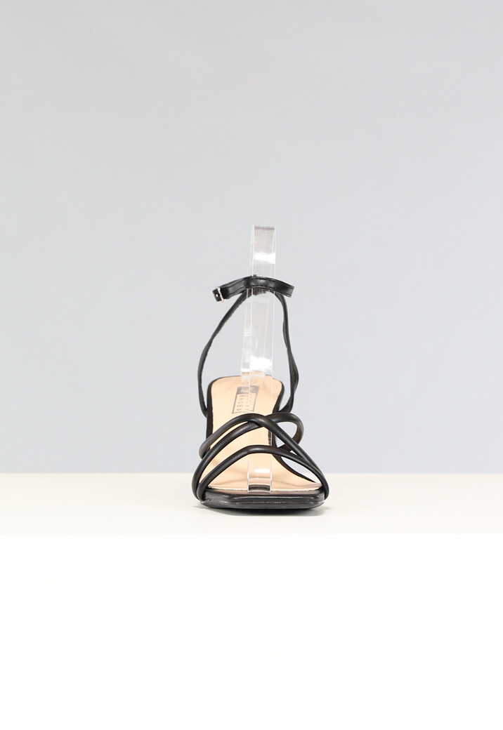 Lage Strappy Sandaletten in Zwart