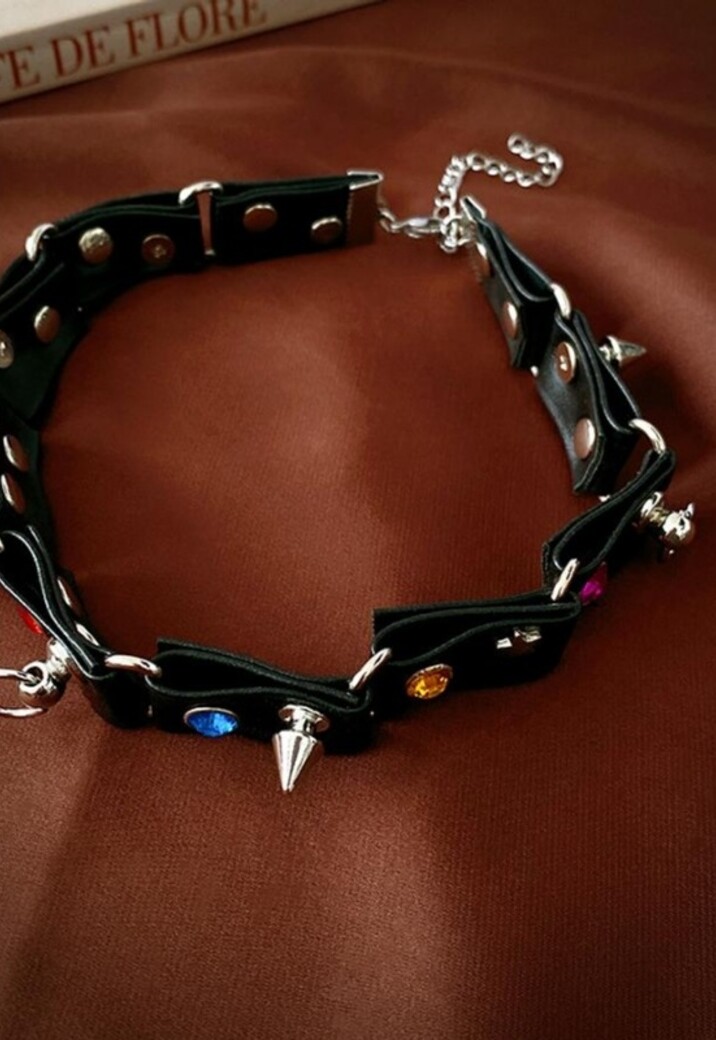 Zwarte Choker met Gekleurde Studs