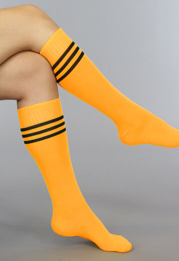 Sporty Oranje Kousen met Zwarte Strepen