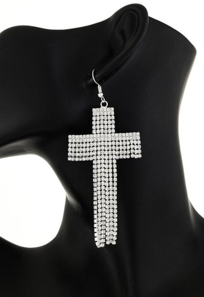 Zilverkleurige Oorbellen met Kruis Ontwerp