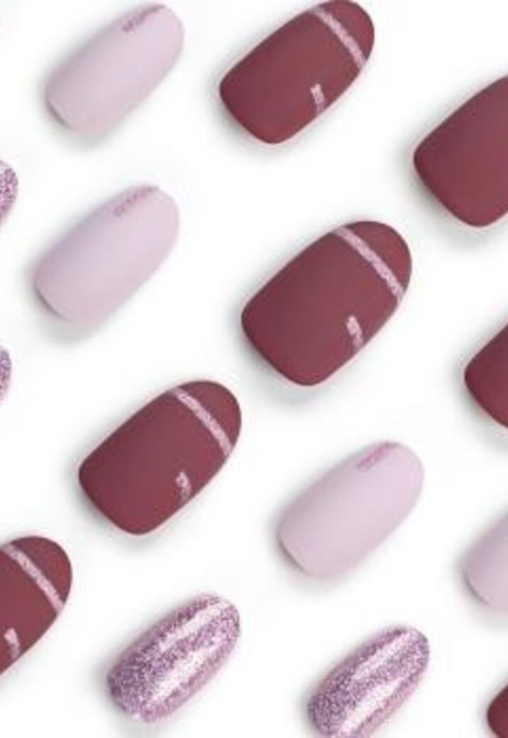 Roze Plaknagels met Glitter Details