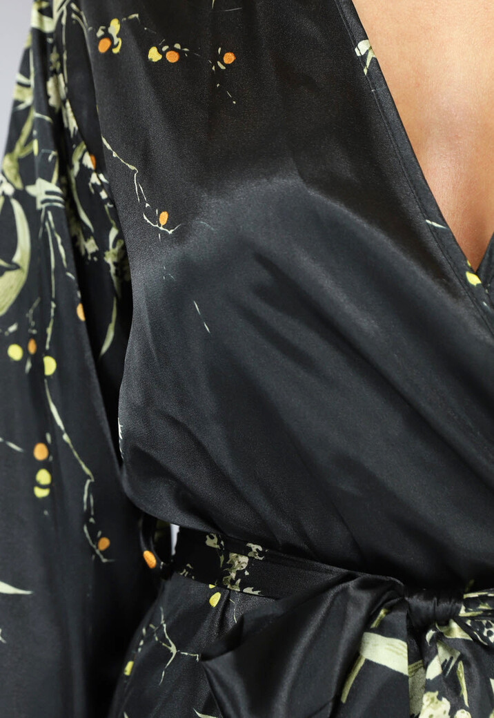 Satijnen Halflange Kimono met Bloemen Print