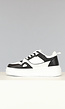 Lage Witte Sneakers met Zwarte Details