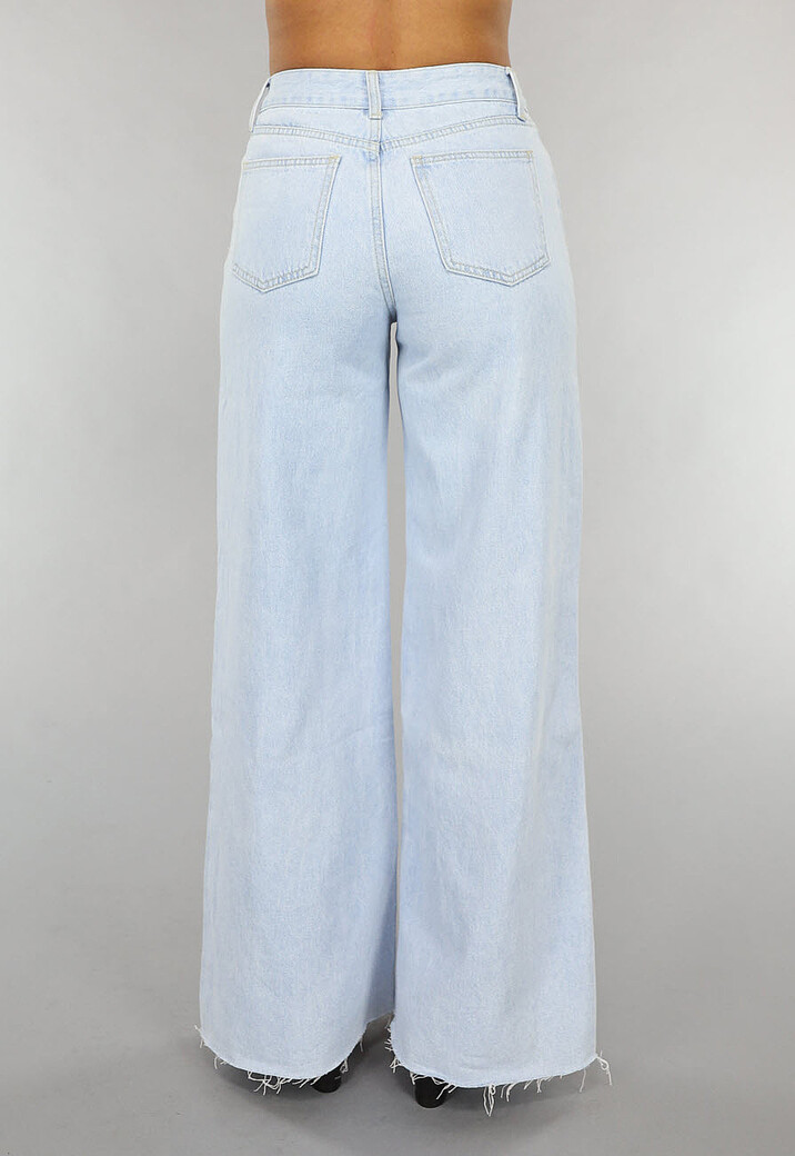 Lichte Wide Leg Spijkerbroek met Gerafelde Pijpen