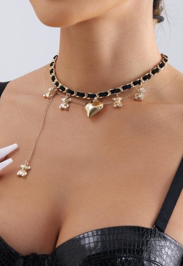 OP=OP.AV.05 Zwart/Gouden Choker met Beertjes en Hart