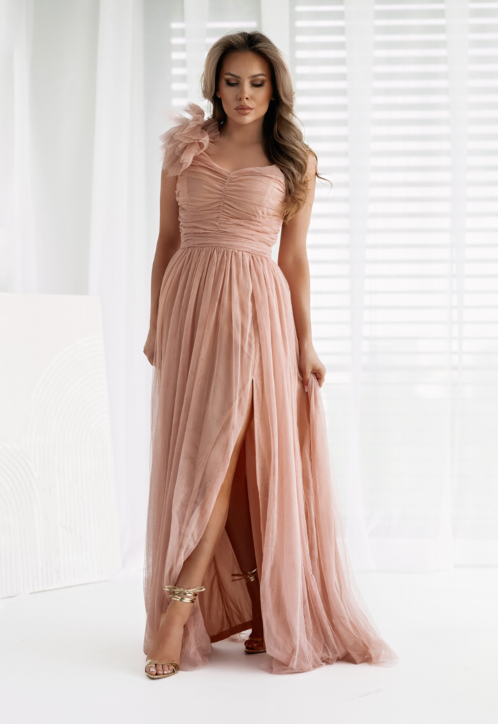 Nude Tule Maxi Jurk met Schouderdetail