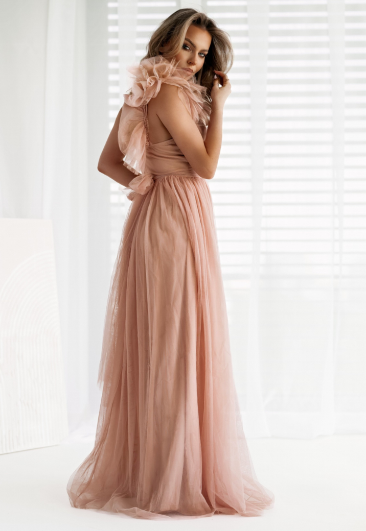 Nude Tule Maxi Jurk met Schouderdetail