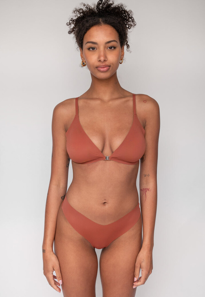 Bruine Naadloze Softcup Comfort BH met Magneet Sluiting