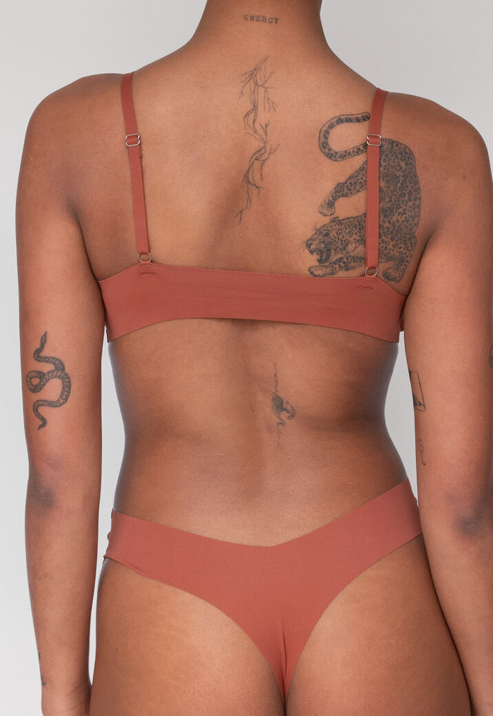 Bruine Naadloze Softcup Comfort BH met Magneet Sluiting