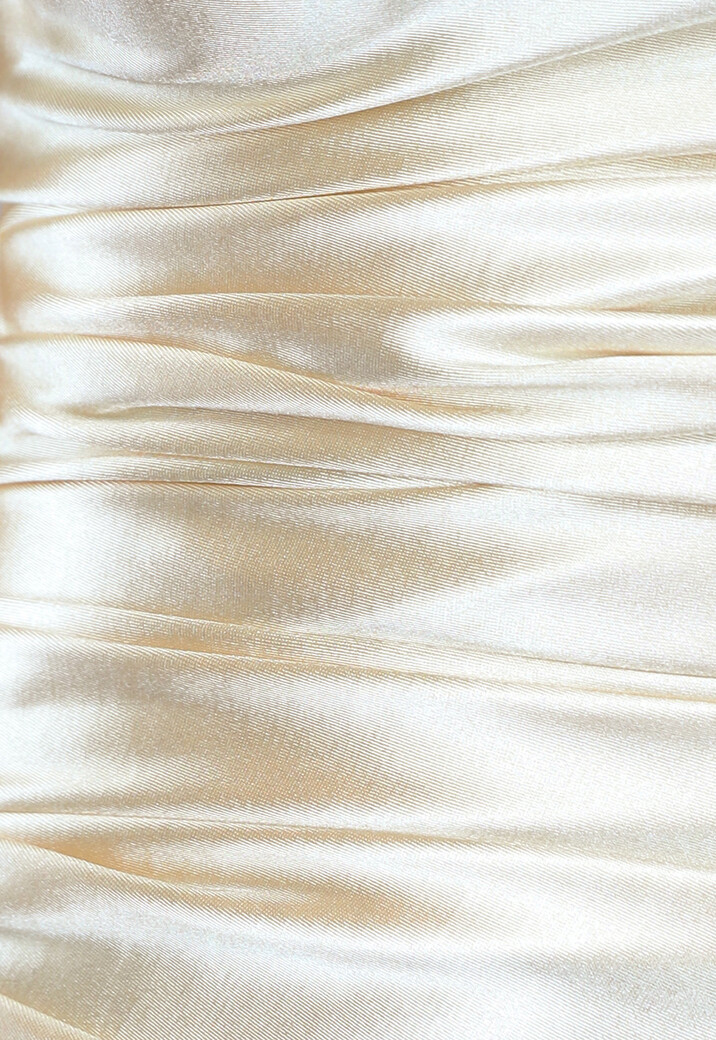 Champagnekleurige Satijnen One Shoulder Jurk met Hoge Split