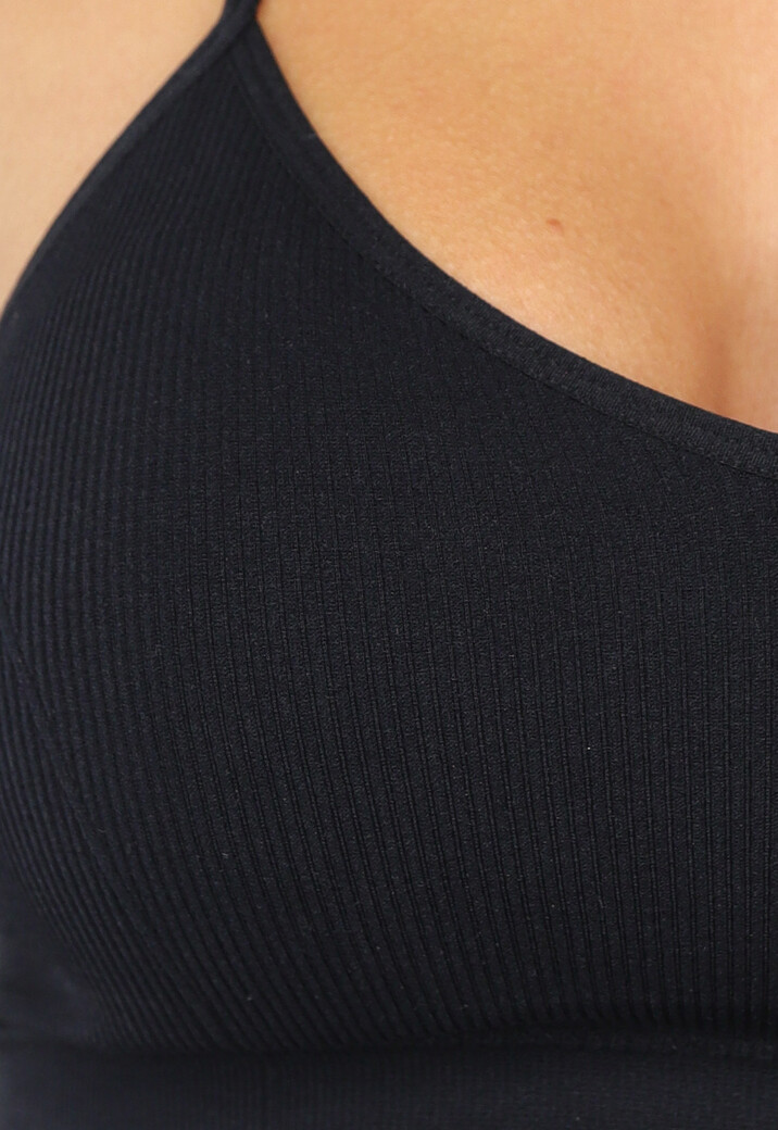 Korte Zwarte Fitness Set met Gekruiste Rug