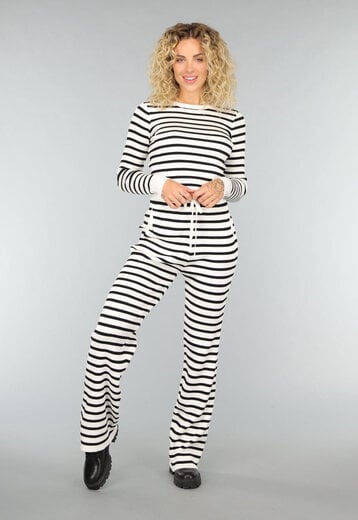 OP=OP.37.NL Tweedelige Chill Set met Flair Broek