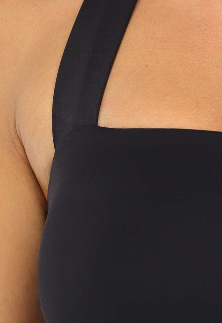 Zwarte Sporttop met Vierkante Hals en Strikdetail