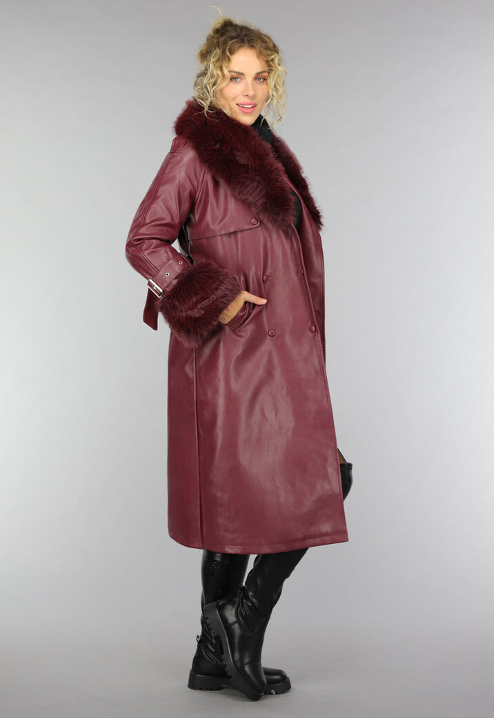 Lange Wijnrode Lederlook Trenchcoat met Bont