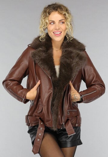 NEW0210 Bruine Lederlook Jas met Faux Fur Kraag