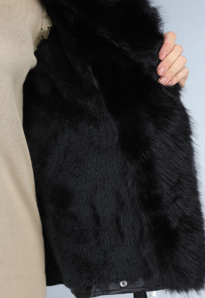 Zwarte Lederlook Jas met Bontkraag