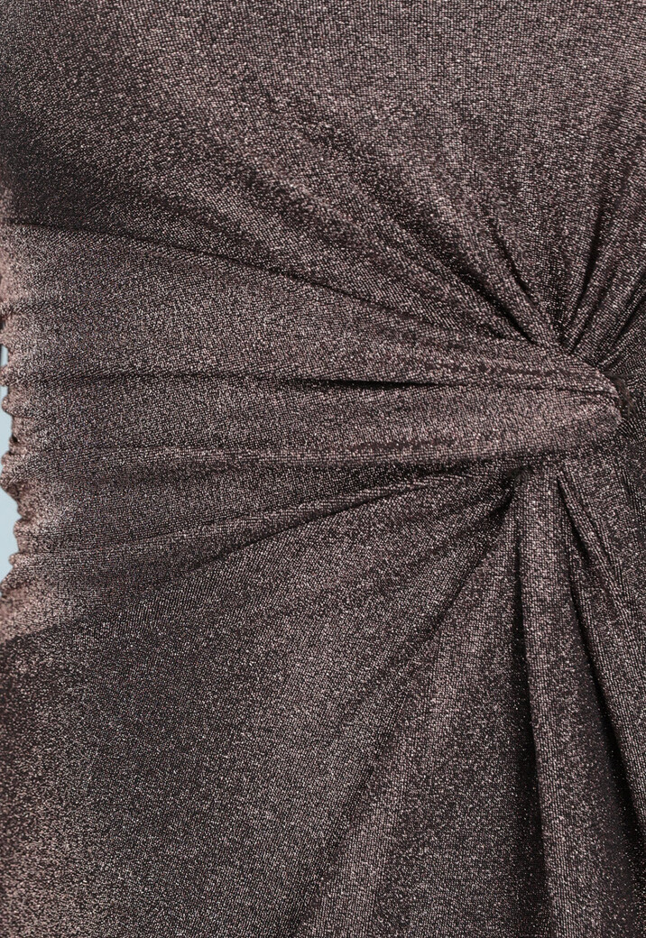 Rosé Gouden Jurk met Hoge Hals en Twist