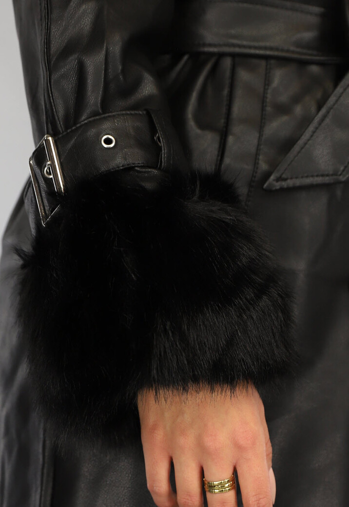 Zwarte Lange Lederlook Jas met Tailleband en Bont